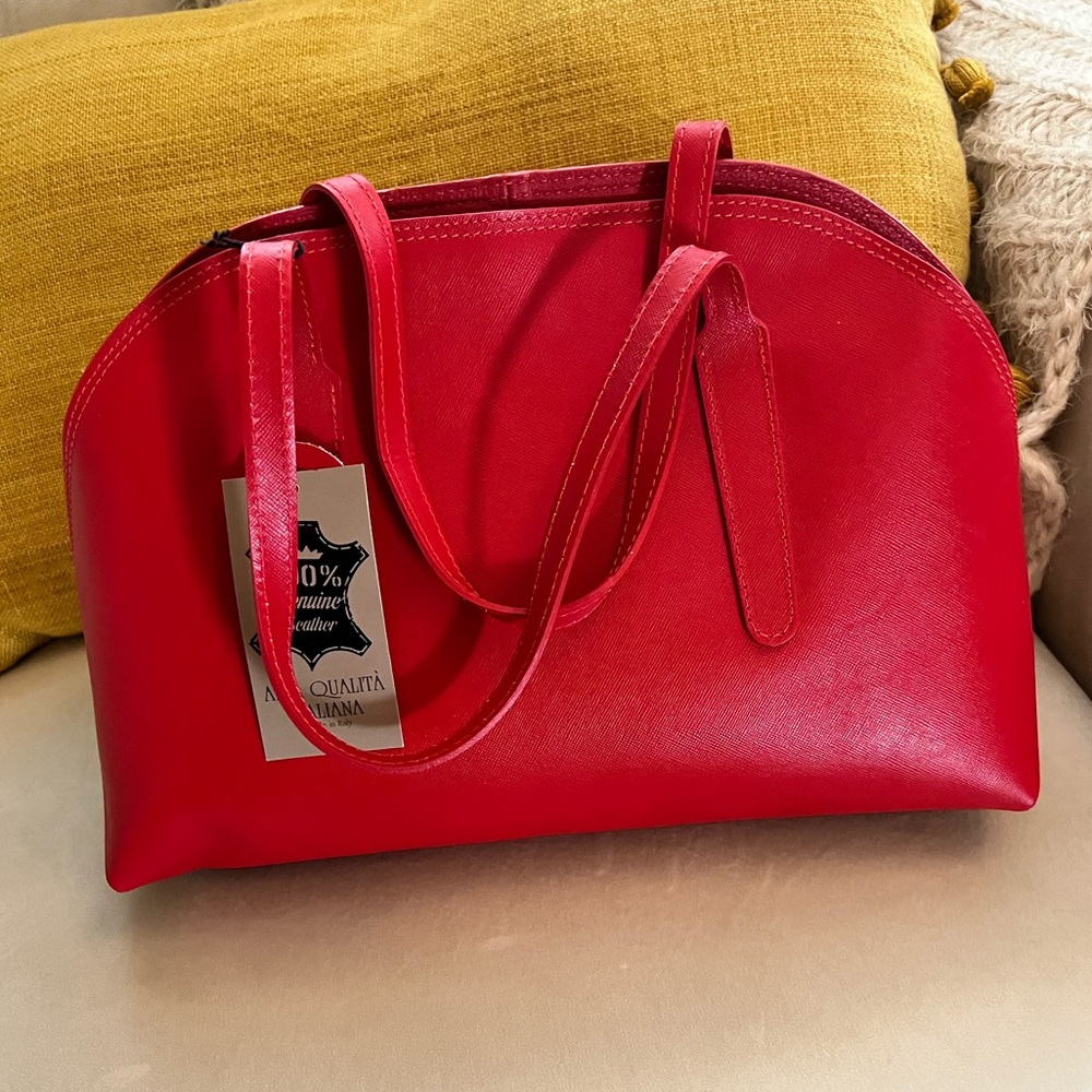 HS vera Pelle Stefano, red leather handbag made in Italy.